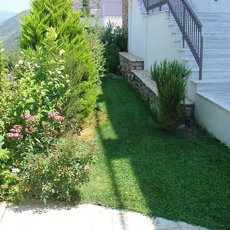 Lunali Verga Апартаменты Каламата