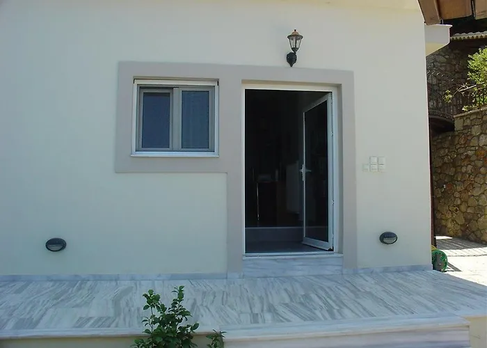 Lunali Verga Kalamata