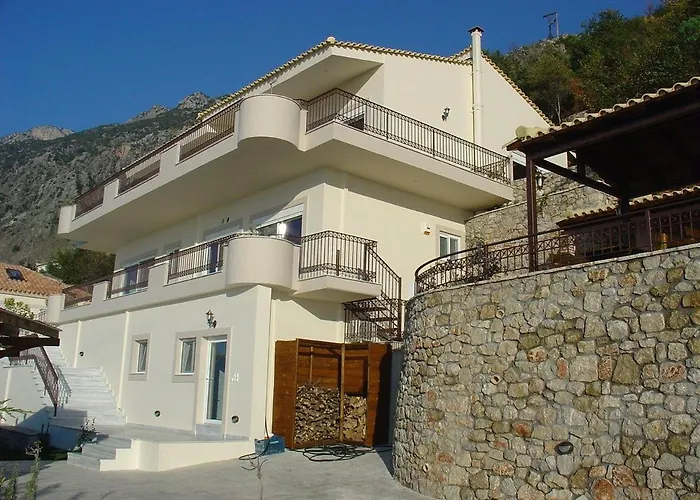 Lunali Verga Καλαμάτα